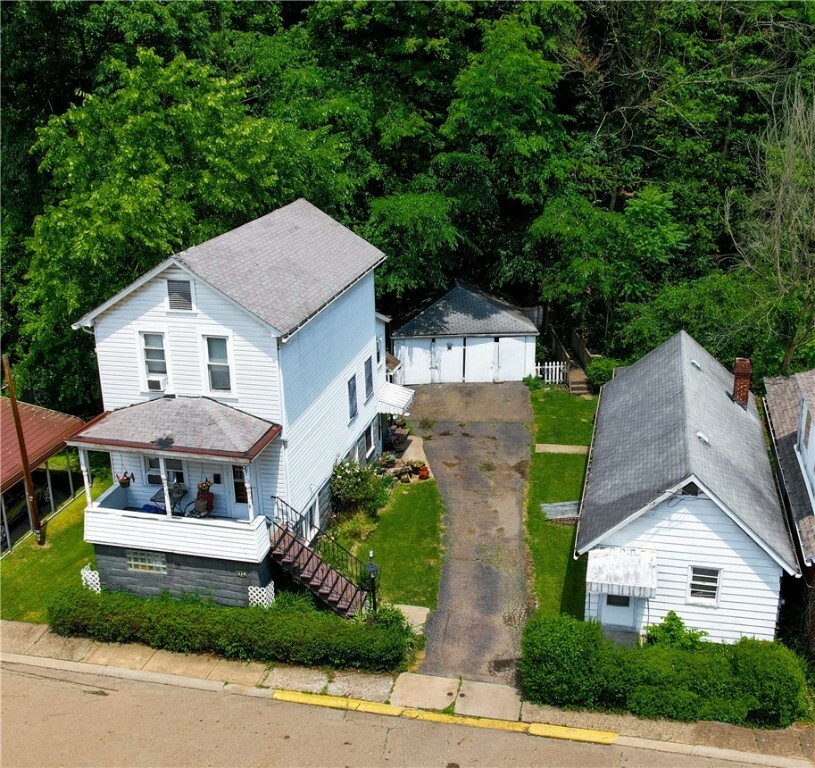 Property Photo:  112 Meadow Ave  PA 15030 