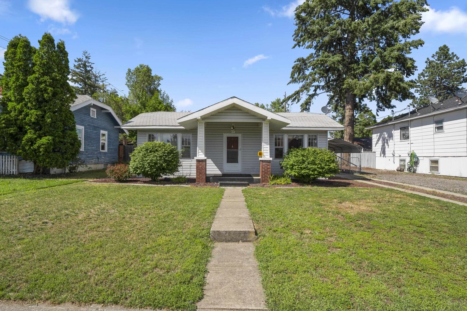 Property Photo: 607 E Wabash Ave WA 99207