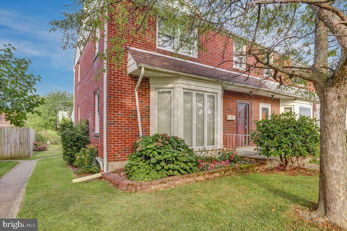 Property Photo: 522 Vesta Place PA 19605