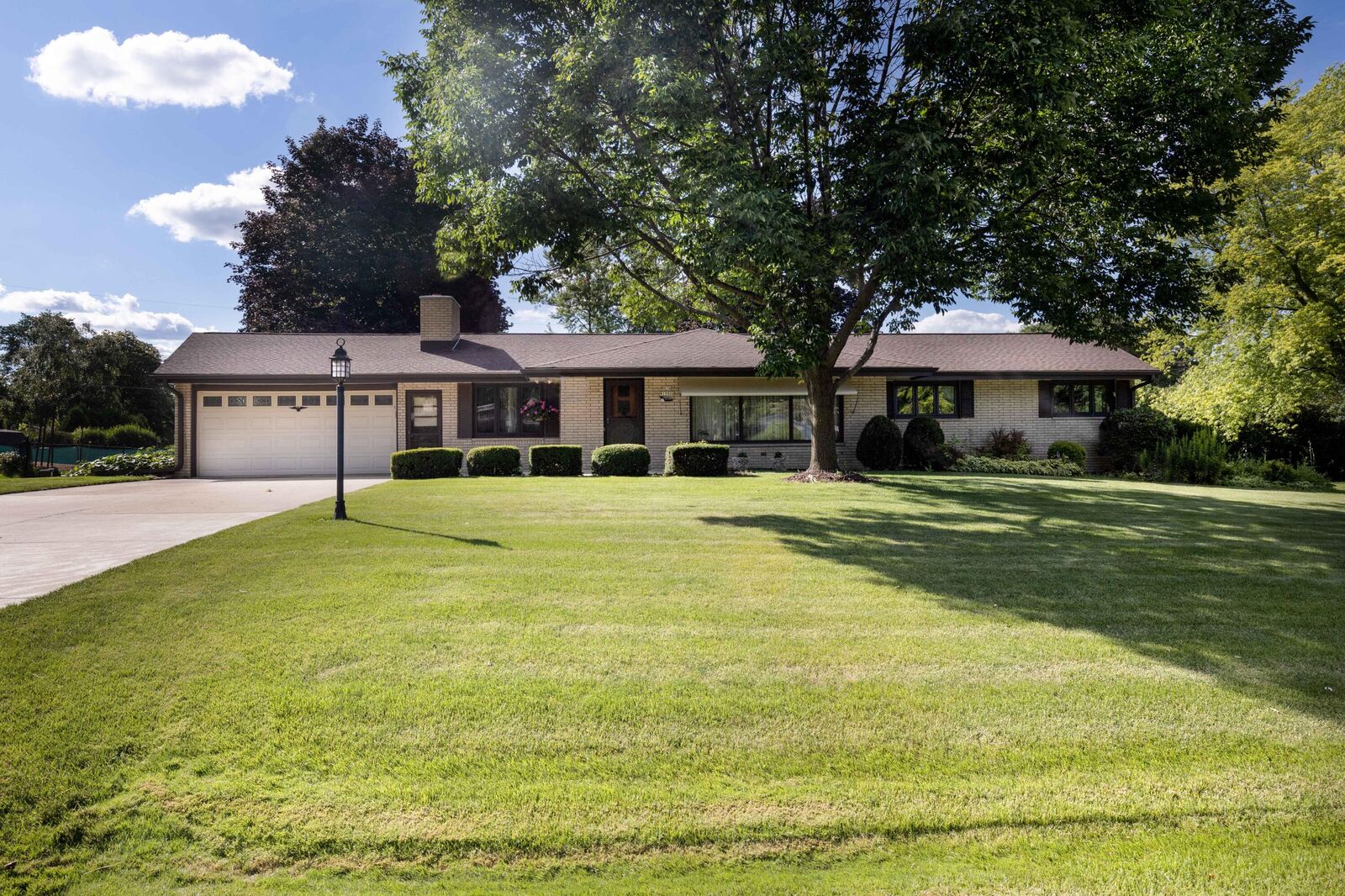 Property Photo: N76w15004 Menomonee Manor Dr WI 53051