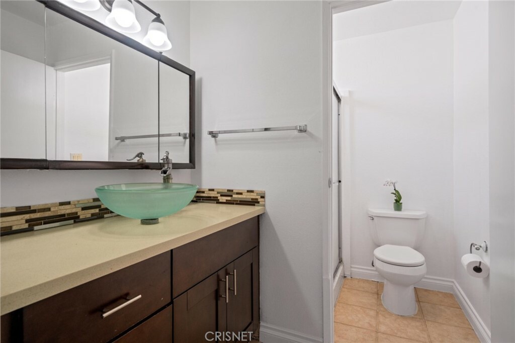 Property Photo:  535 E Cedar Avenue L  CA 91501 