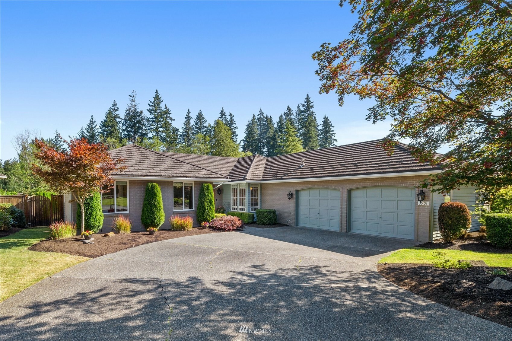 Property Photo:  3901 122nd Place SE  WA 98208 