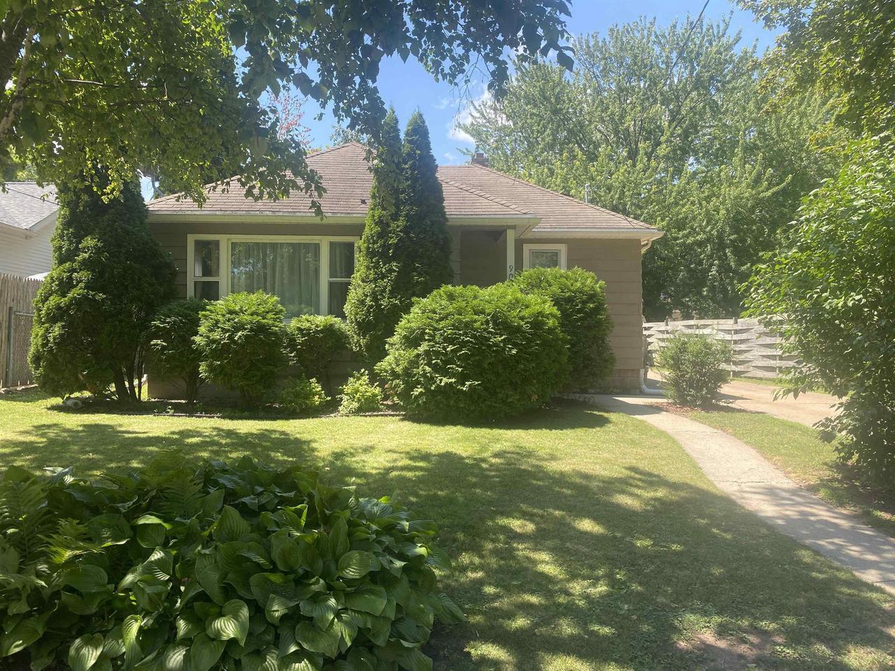 Property Photo: 905 Evans St WI 54901