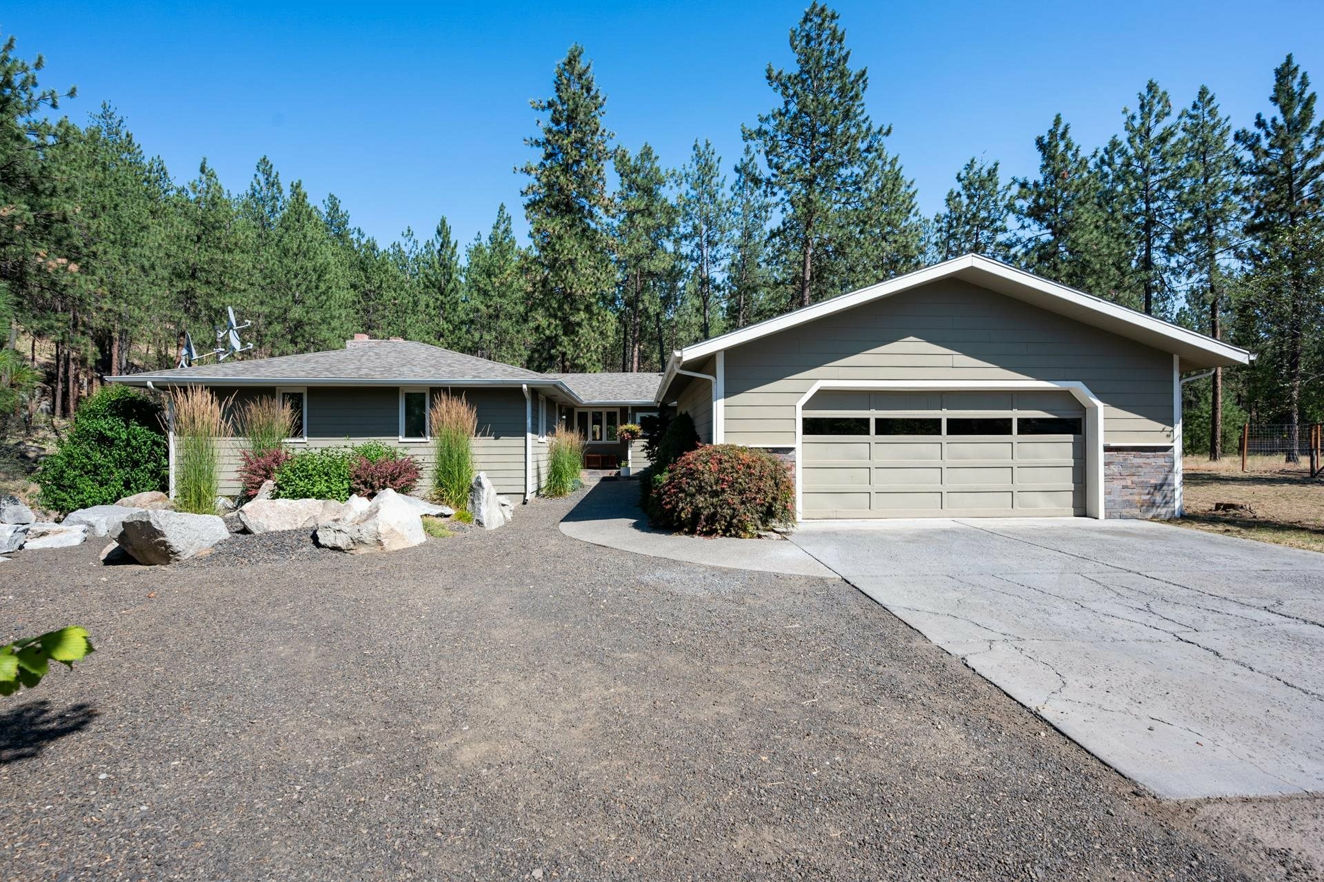 Property Photo:  12620 N Nine Mile Rd  WA 99026 