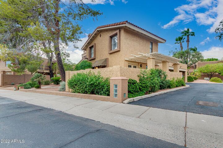 Property Photo: 1108 E North Lane 3 AZ 85020