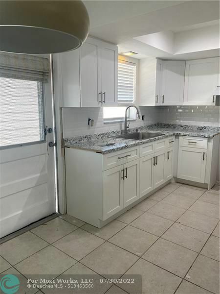 411 S Crescent Dr 203  Hollywood FL 33021 photo