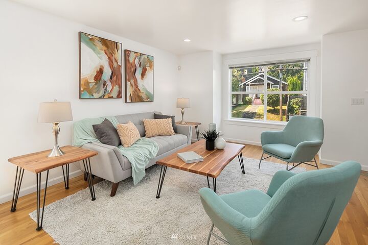 Property Photo: 1214 A 6th Avenue N WA 98109