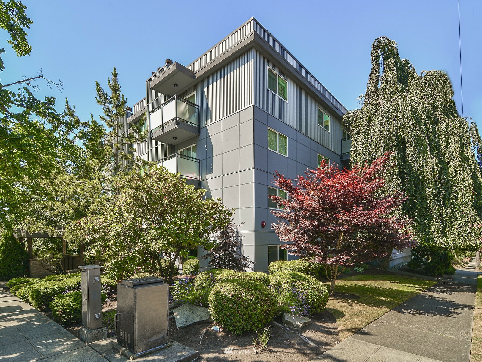 Property Photo:  5601 California Avenue SW 402  WA 98136 