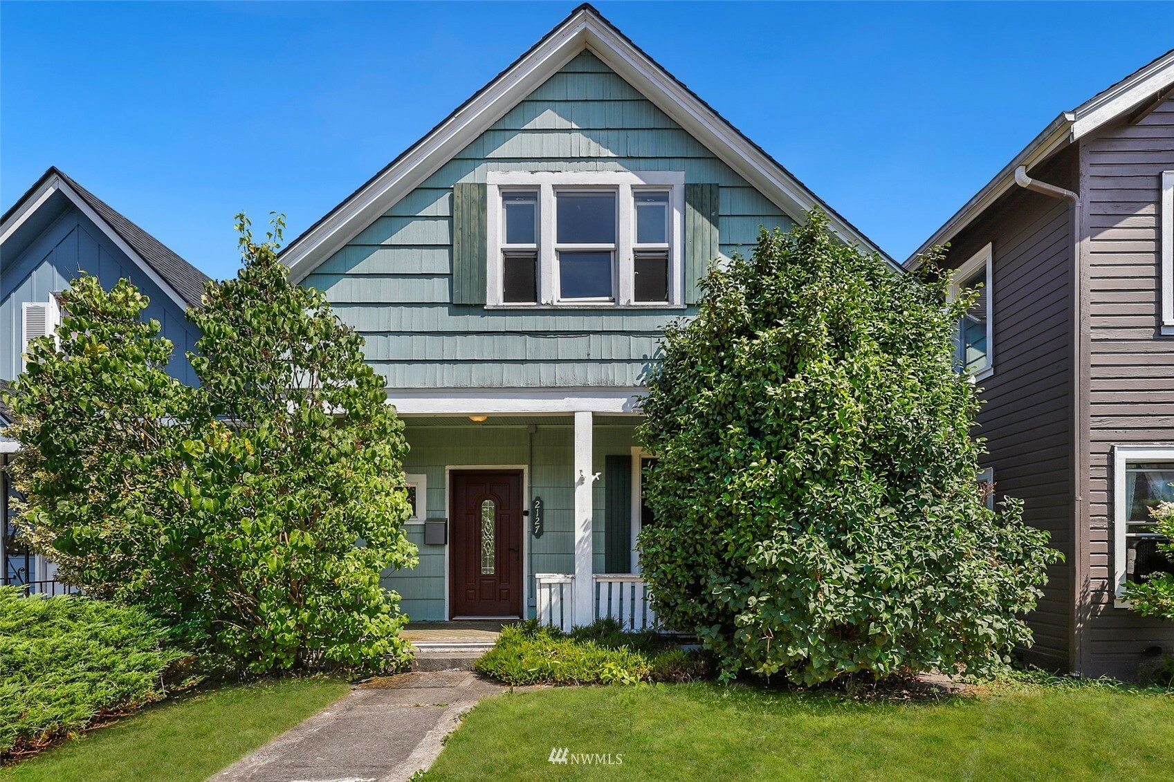 Property Photo:  2127 Rockefeller Avenue  WA 98201 