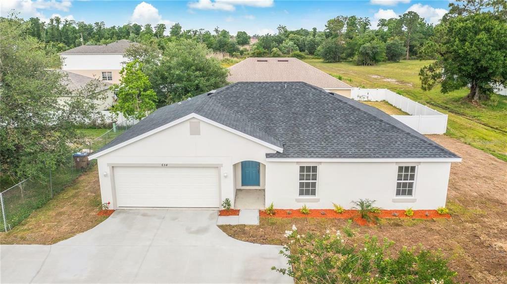 Property Photo: 530 Bristol Circle FL 34758