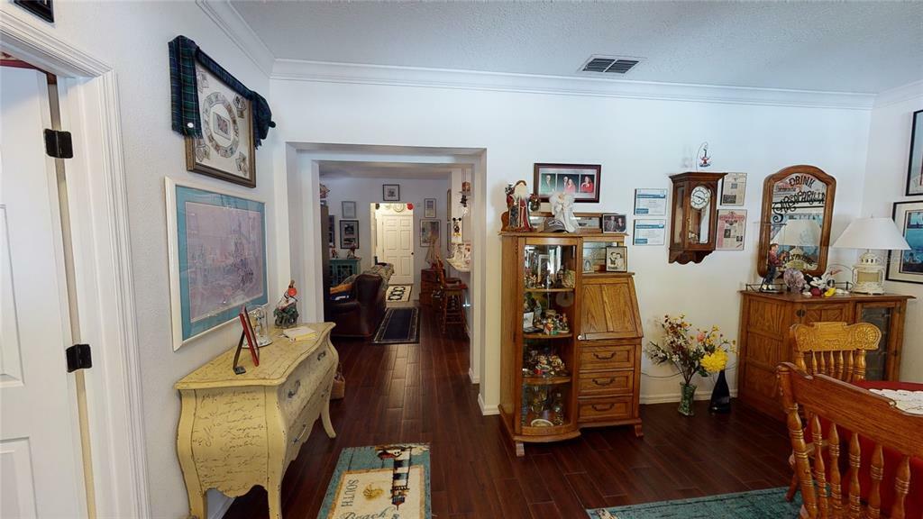 Property Photo:  922 Pawstand Road  FL 34747 