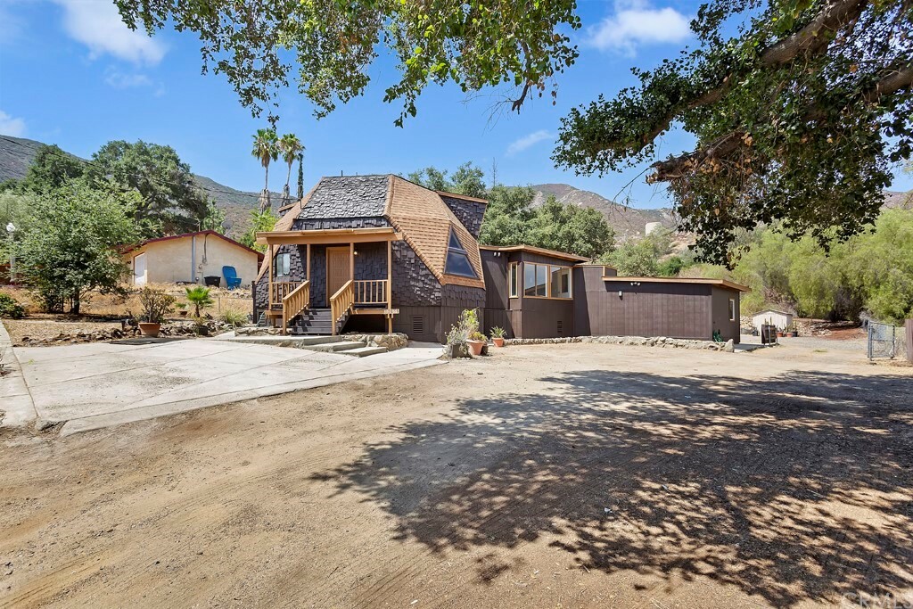 Property Photo:  33631 Brand Street  CA 92530 