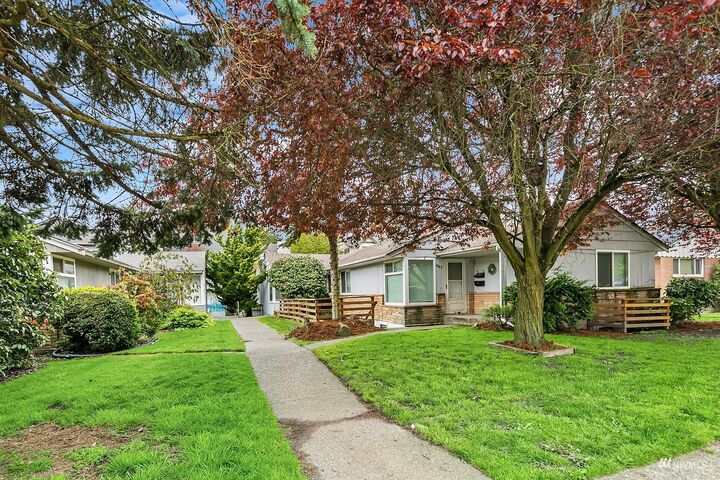 4845  Fauntleroy Way SW  Seattle WA 98116 photo
