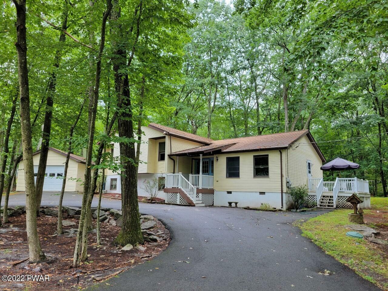 101 Blueshelf Lane  Lords Valley PA 18428 photo