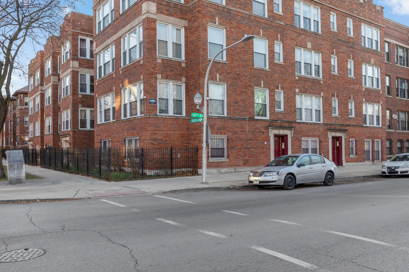 Property Photo: 1725 E 67th Street 3F IL 60649