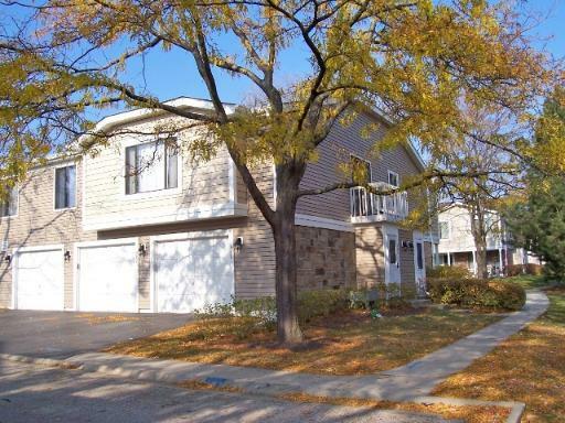 Property Photo:  400 Stevenson Place 400  IL 60061 