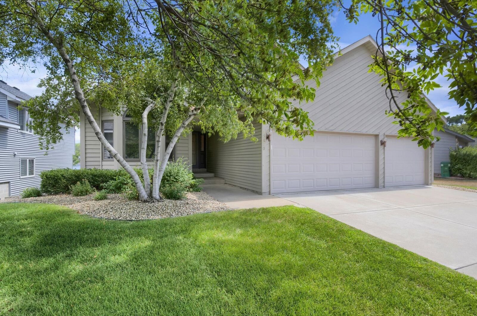 Property Photo: 15870 Hyland Pointe Court MN 55124