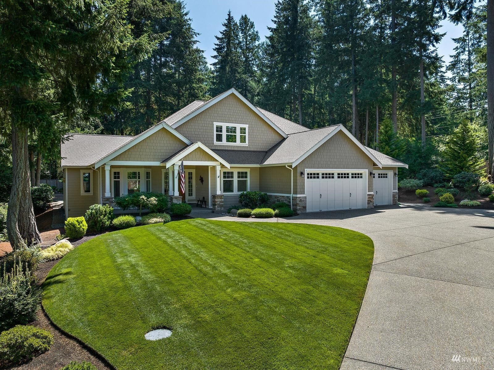 Property Photo: 915 7th Court WA 98333