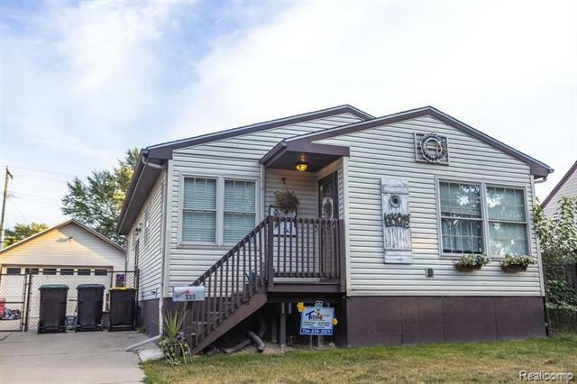 Property Photo:  335 Dwight Street  MI 48183 