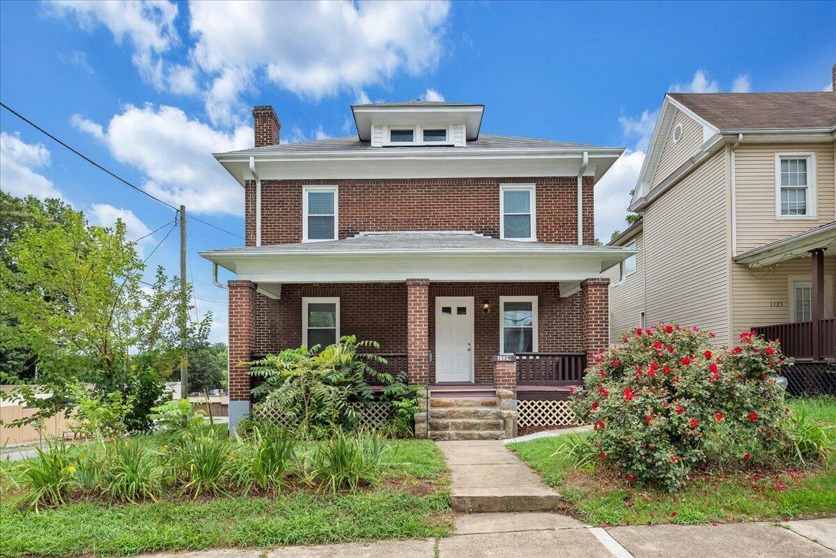 Property Photo:  1129 Dale Ave SE  VA 24013 