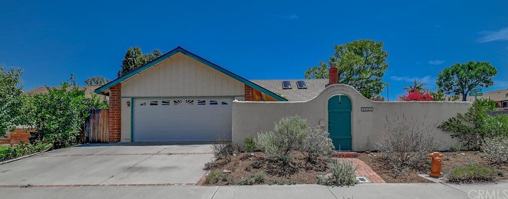 Property Photo:  23656 Soresina  CA 92653 