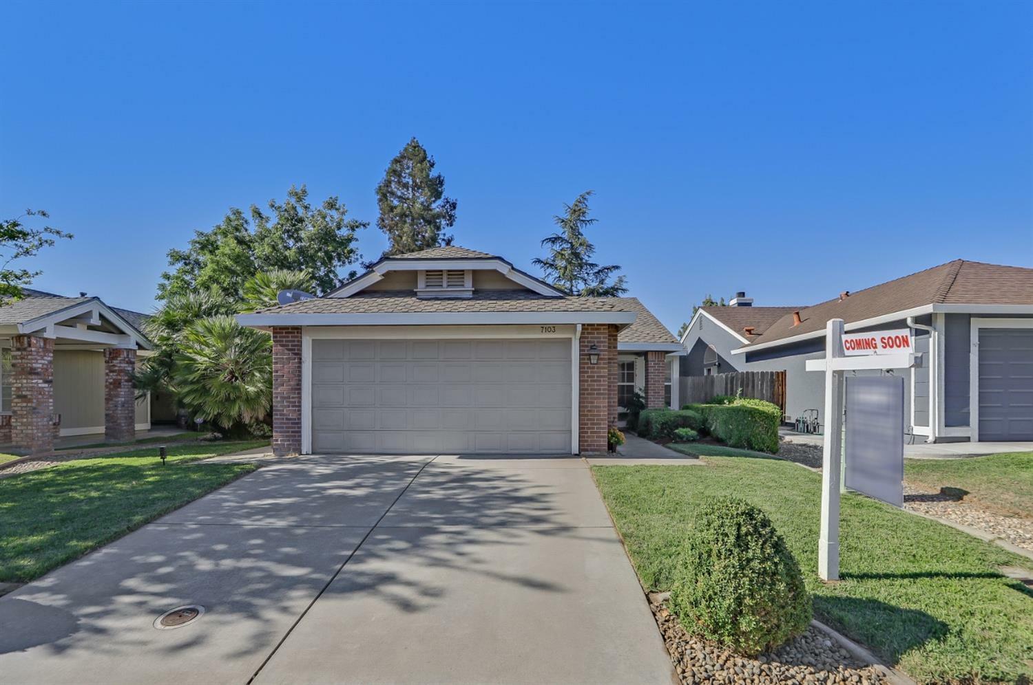 Property Photo: 7103 Ballygar Way CA 95758