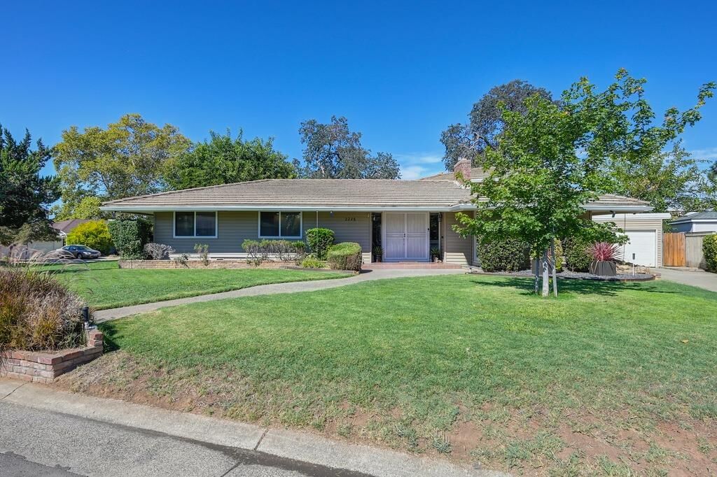 Property Photo:  2235 Tulip Way  CA 95821 