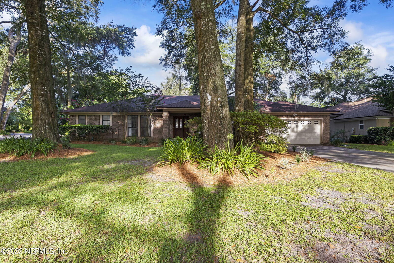 Property Photo: 4446 Breakwater Row W FL 32225