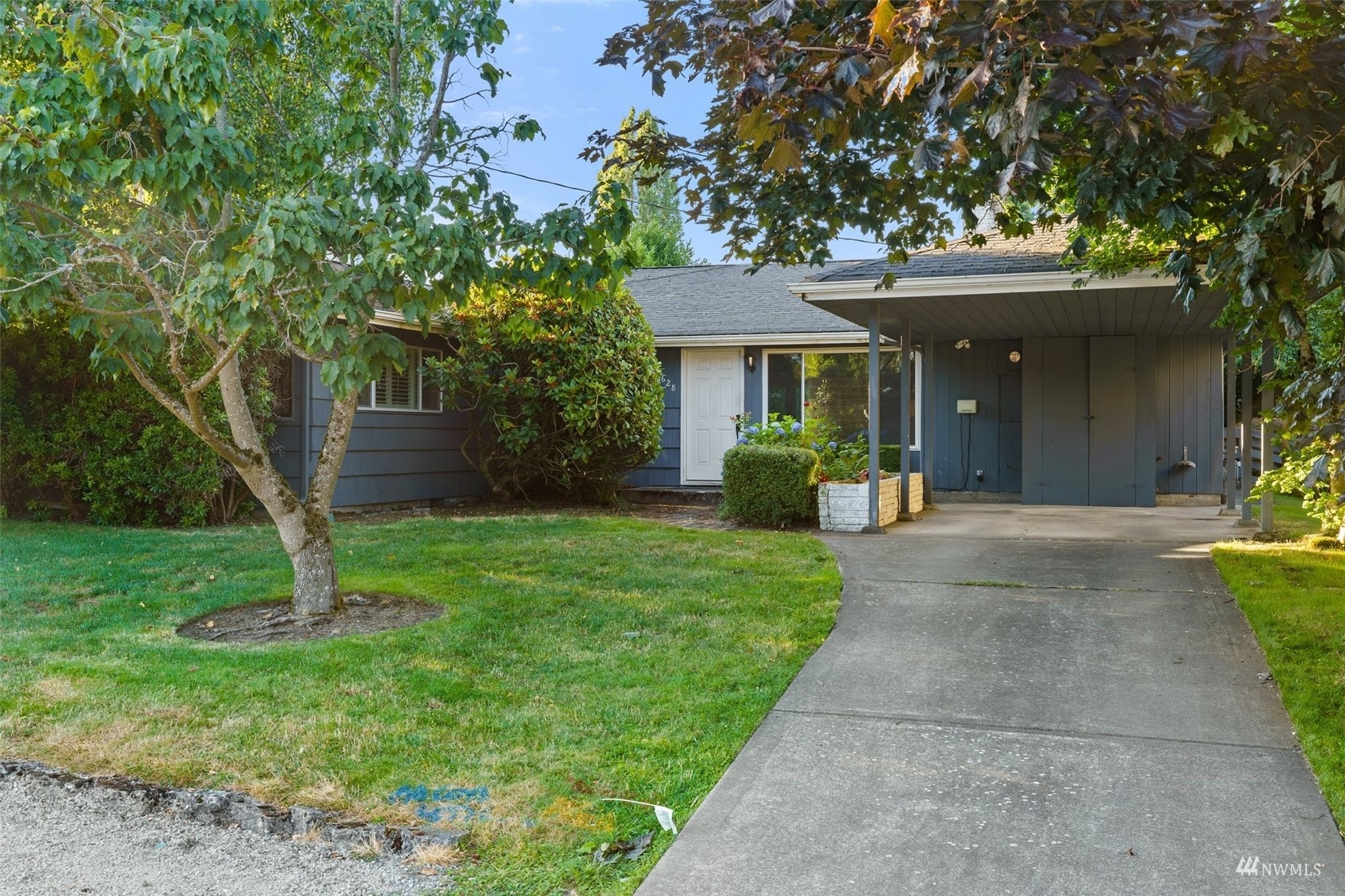 Property Photo:  10628 NE 16th Street  WA 98004 