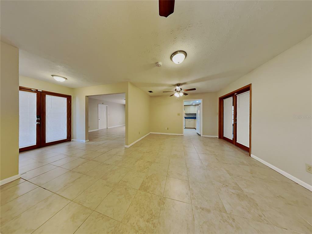 Property Photo:  3809 Ravenna Drive  FL 33594 