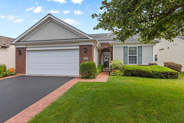 Property Photo:  2445 Rolling Ridge  IL 60124 