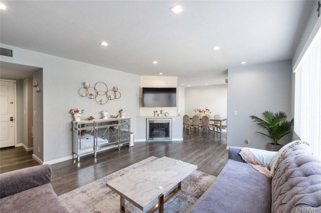 Property Photo: 1134 Campbell Street 303 CA 91207