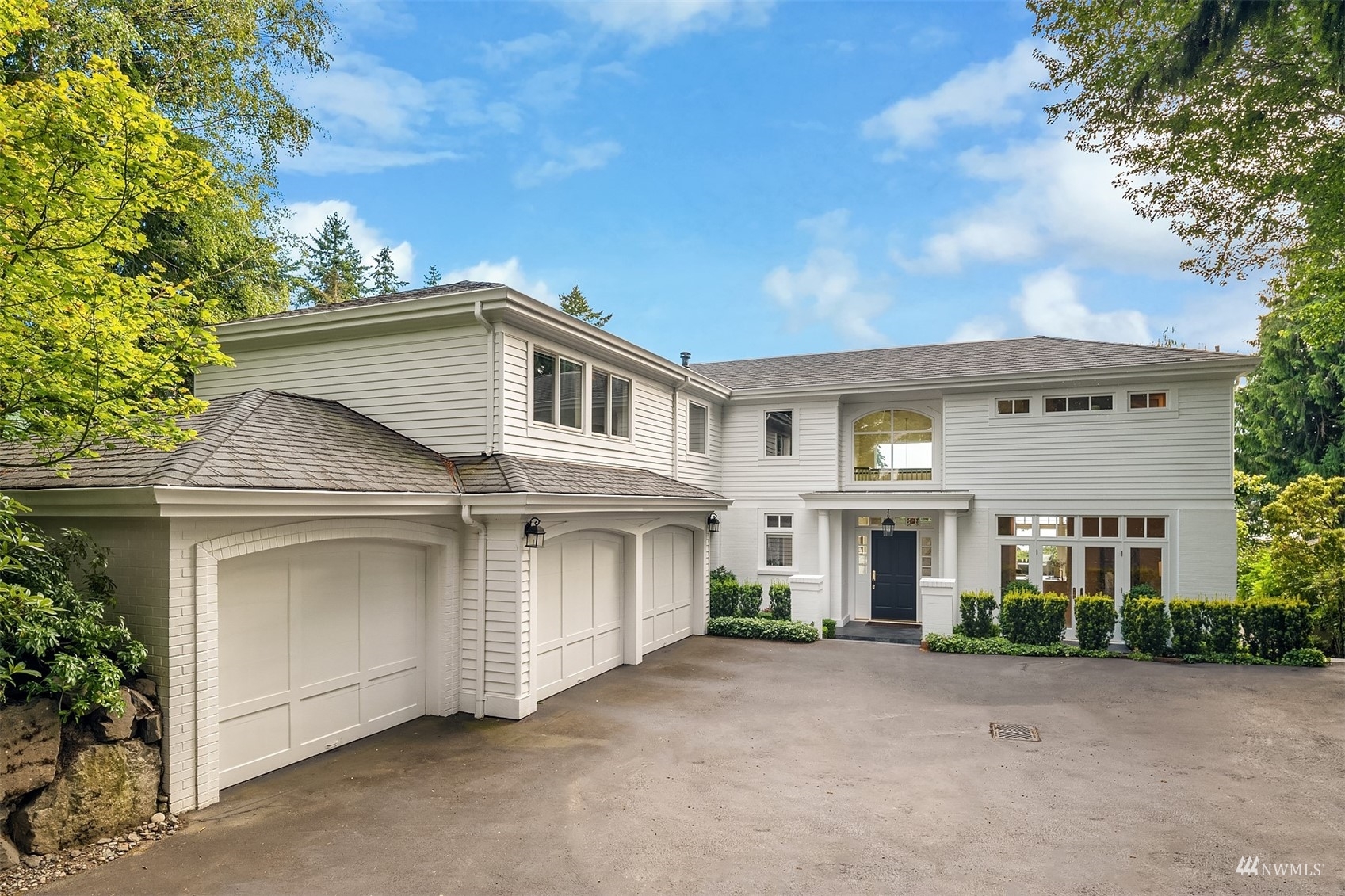 Property Photo:  8824 Overlake Drive W  WA 98039 