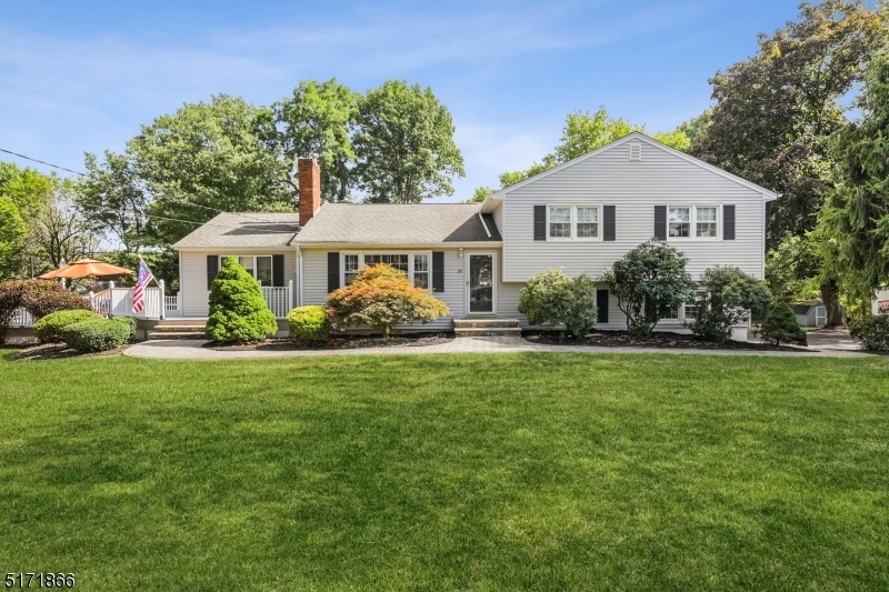 Property Photo:  39 Old Farmhouse Rd  NJ 07946 