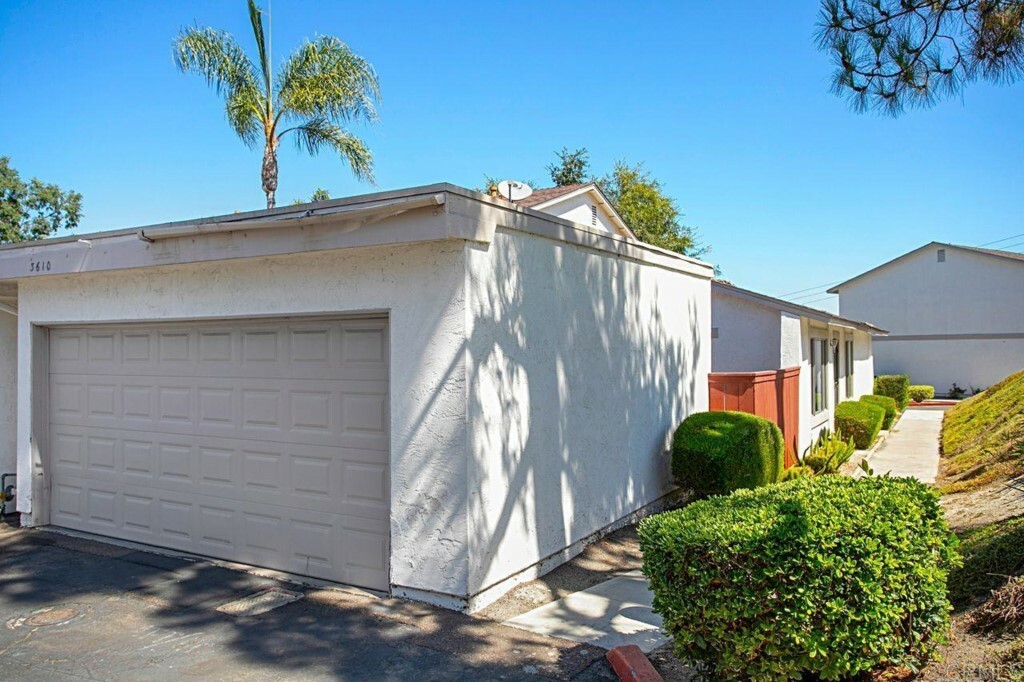 Property Photo:  3610 Surfline Way  CA 92056 