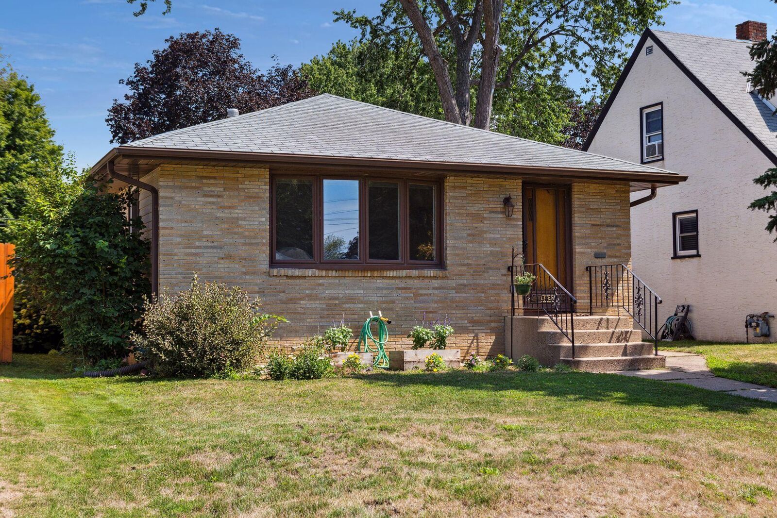 Property Photo:  3833 2nd Street NE  MN 55421 