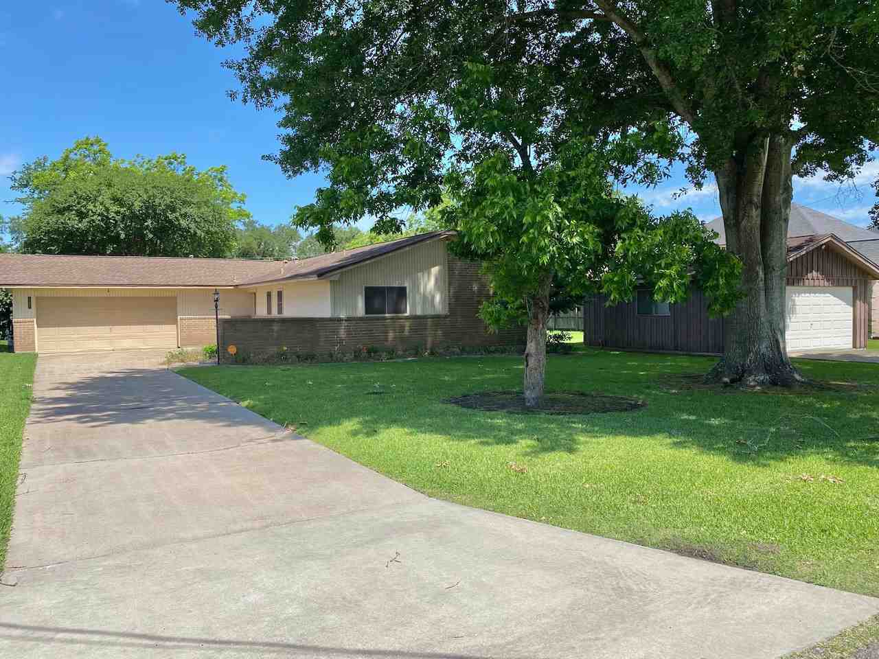 Property Photo:  6249 Capitol Blvd  TX 77619 