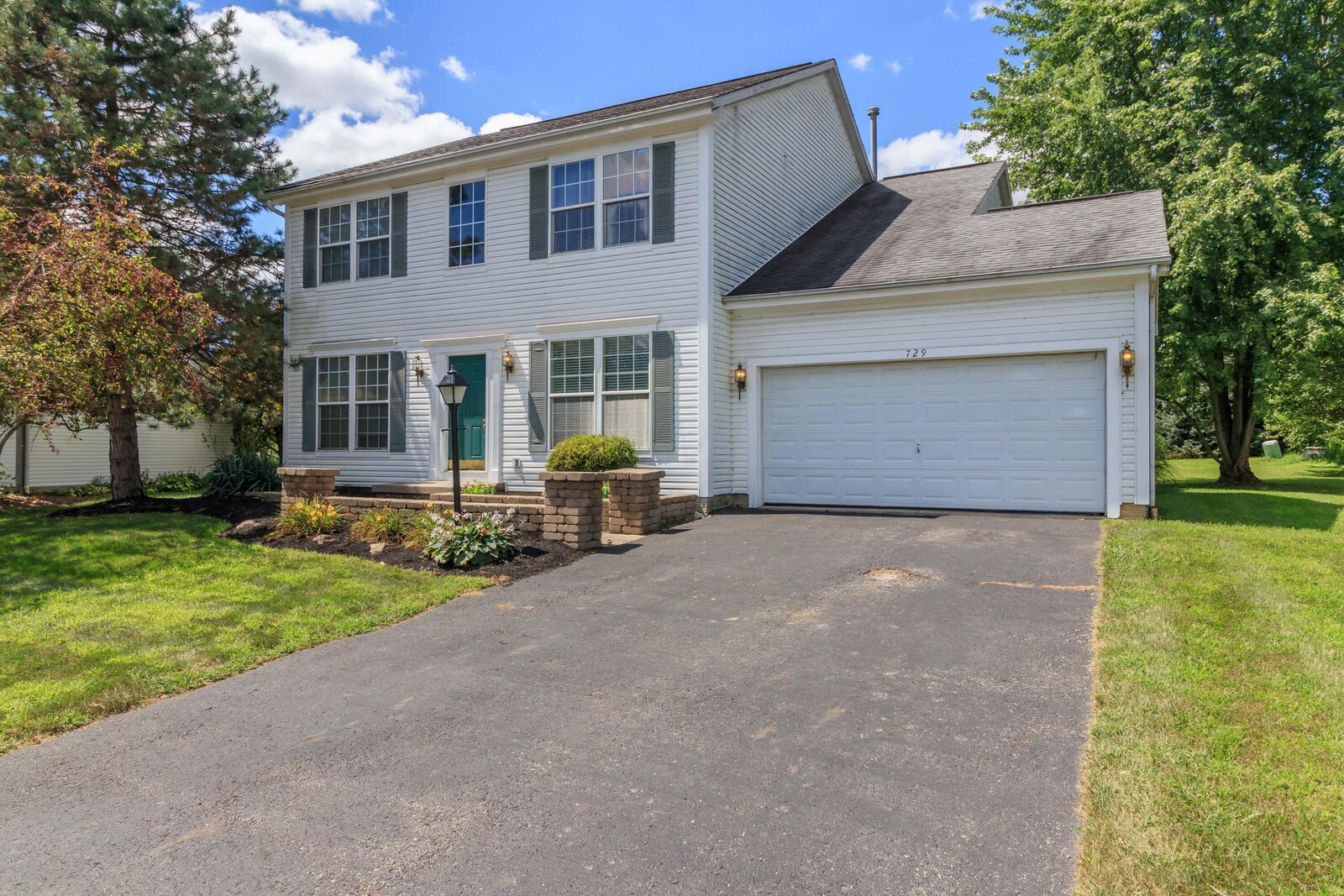 Property Photo:  729 Preston Trails Drive  OH 43147 