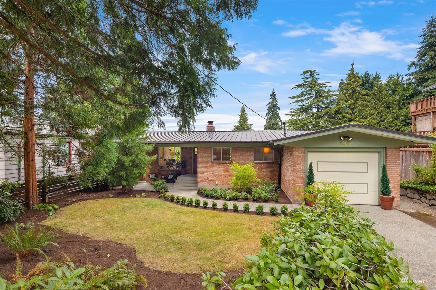 Property Photo:  842 NE 103rd Street  WA 98125 