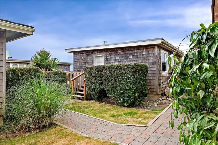 Property Photo: 17 S 1st Street 4 WA 98571