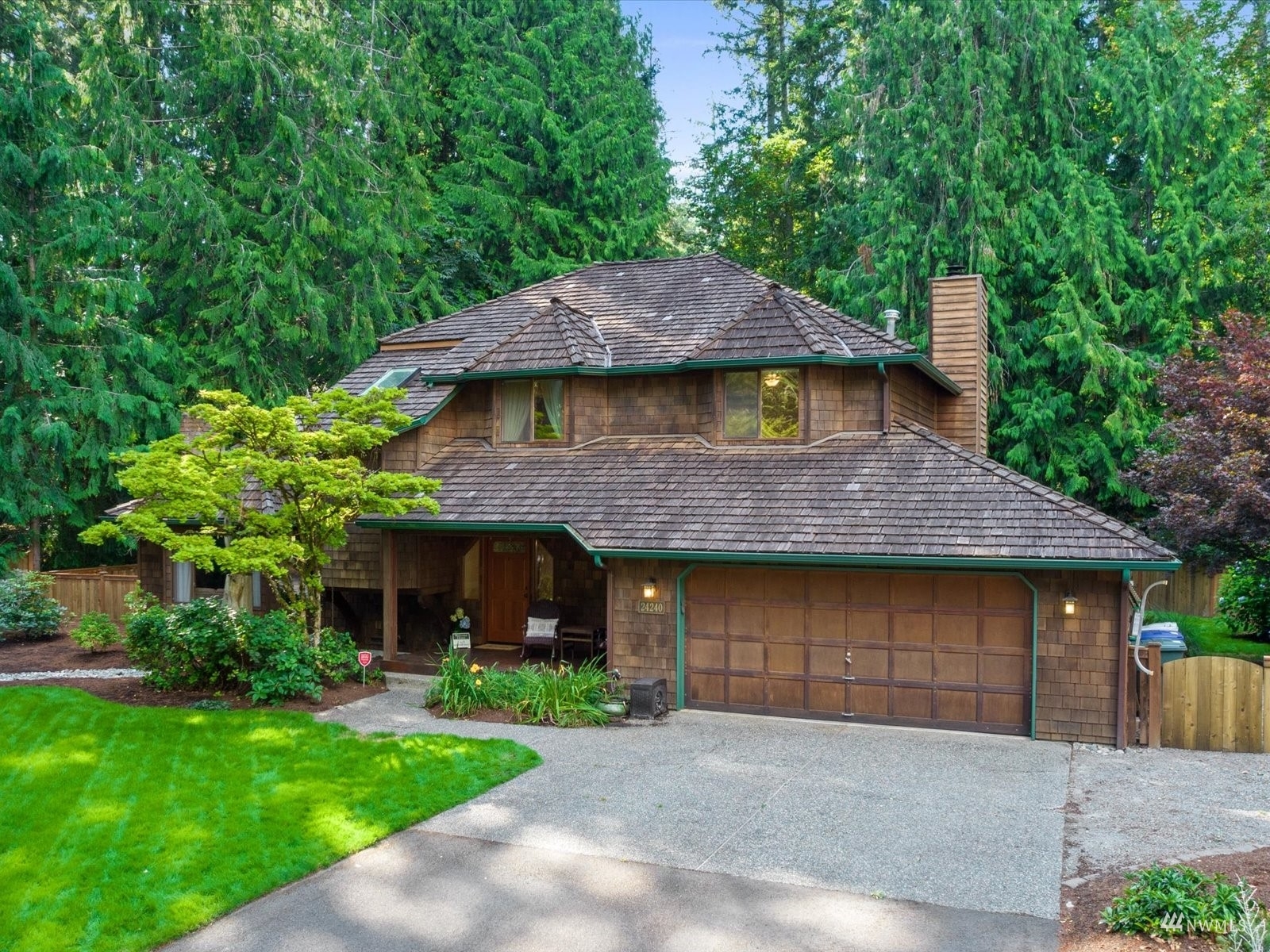 Property Photo:  24240 NE 5th Place  WA 98074 