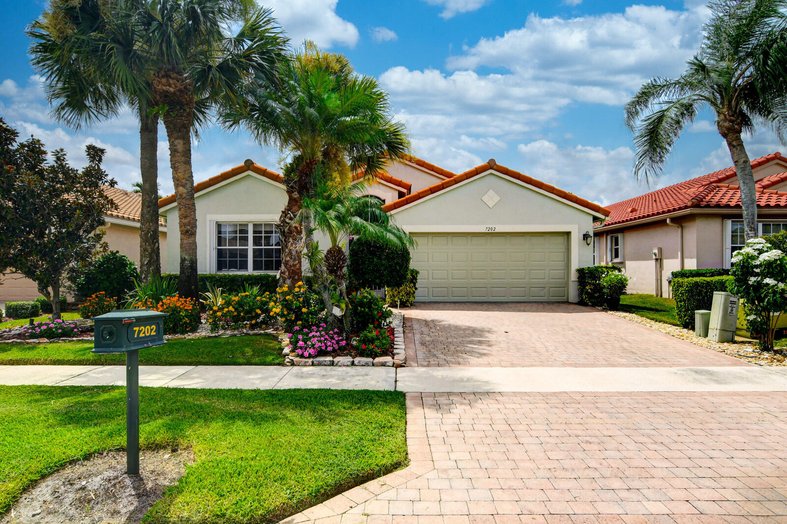 Property Photo:  7202 Louisiane Court  FL 33437 