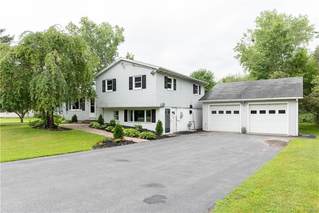 Property Photo: 5 Flood Drive NY 13069