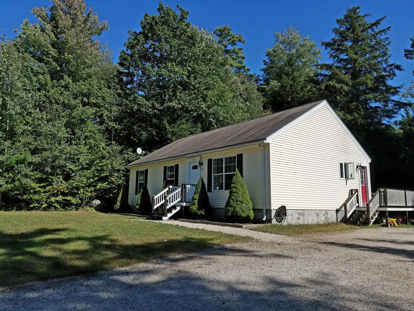 Property Photo:  38 Huntington Avenue  ME 04268 