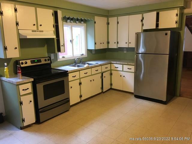 Property Photo:  11 Willow Street  ME 04210 