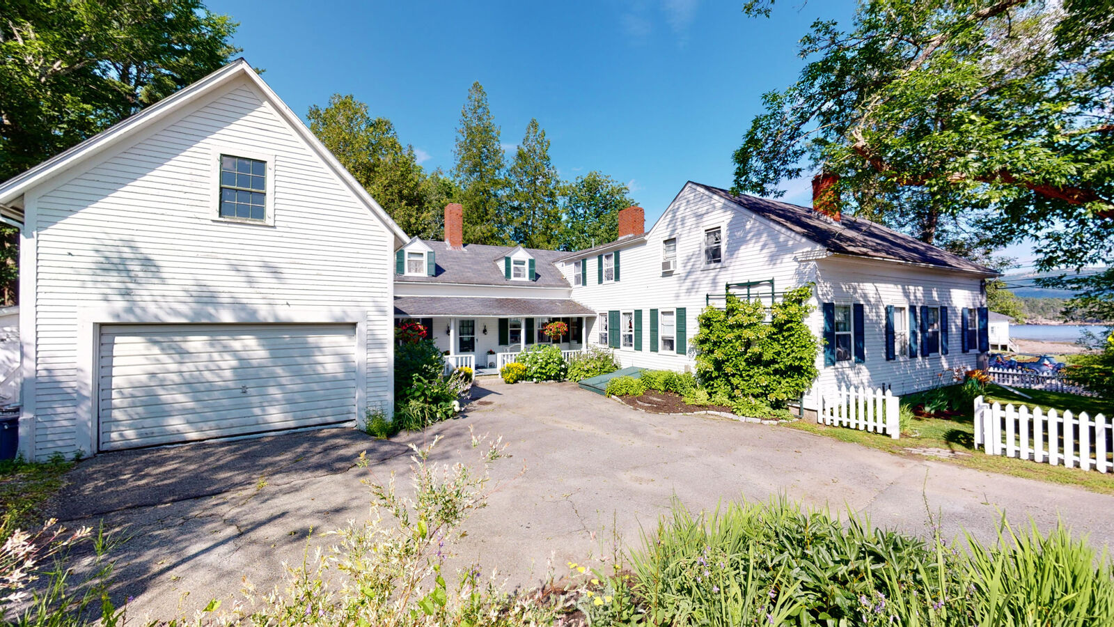 Property Photo:  1 Oak Hill Road  ME 04660 