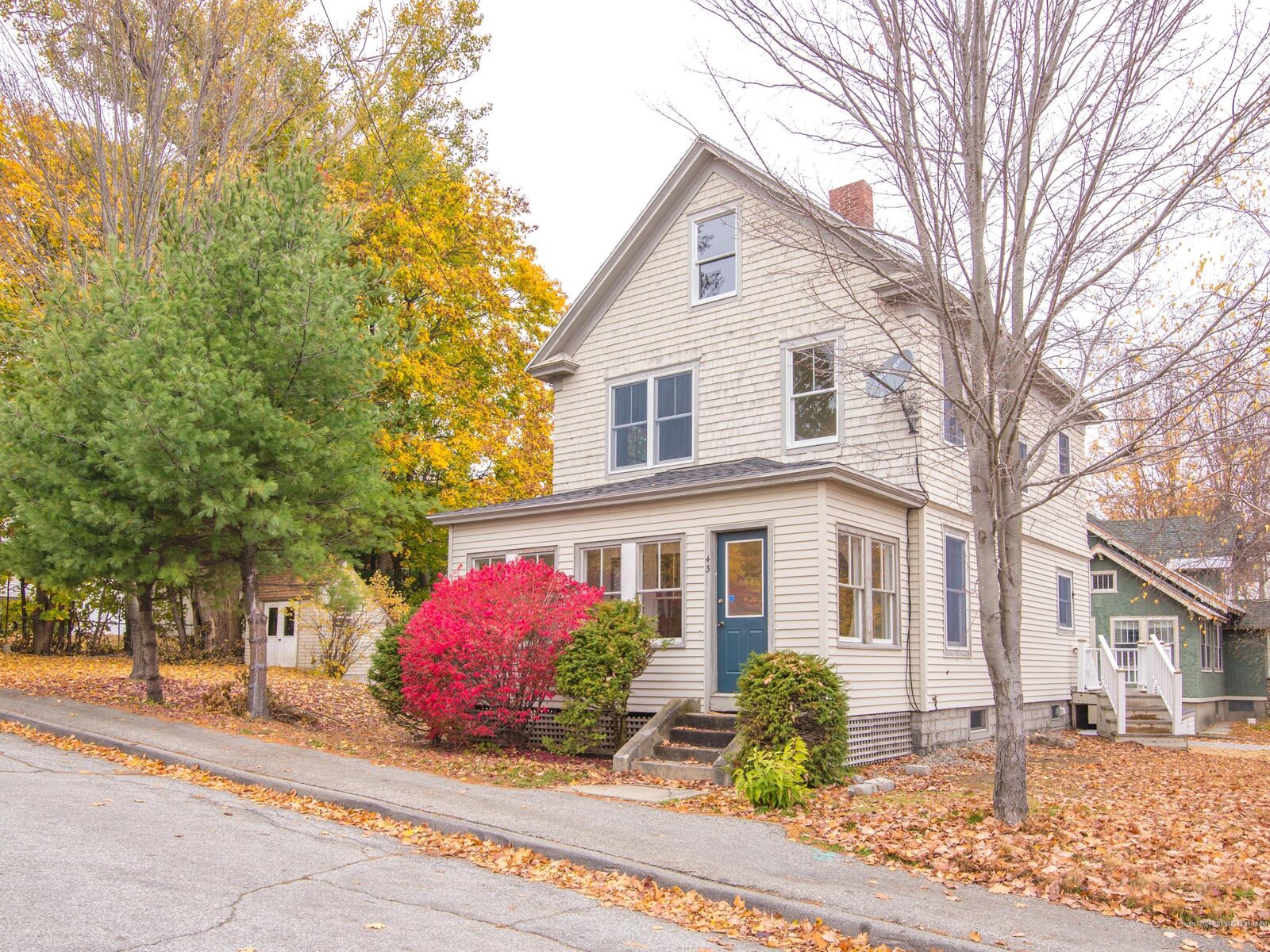 Property Photo:  43 Lincoln Street  ME 04330 