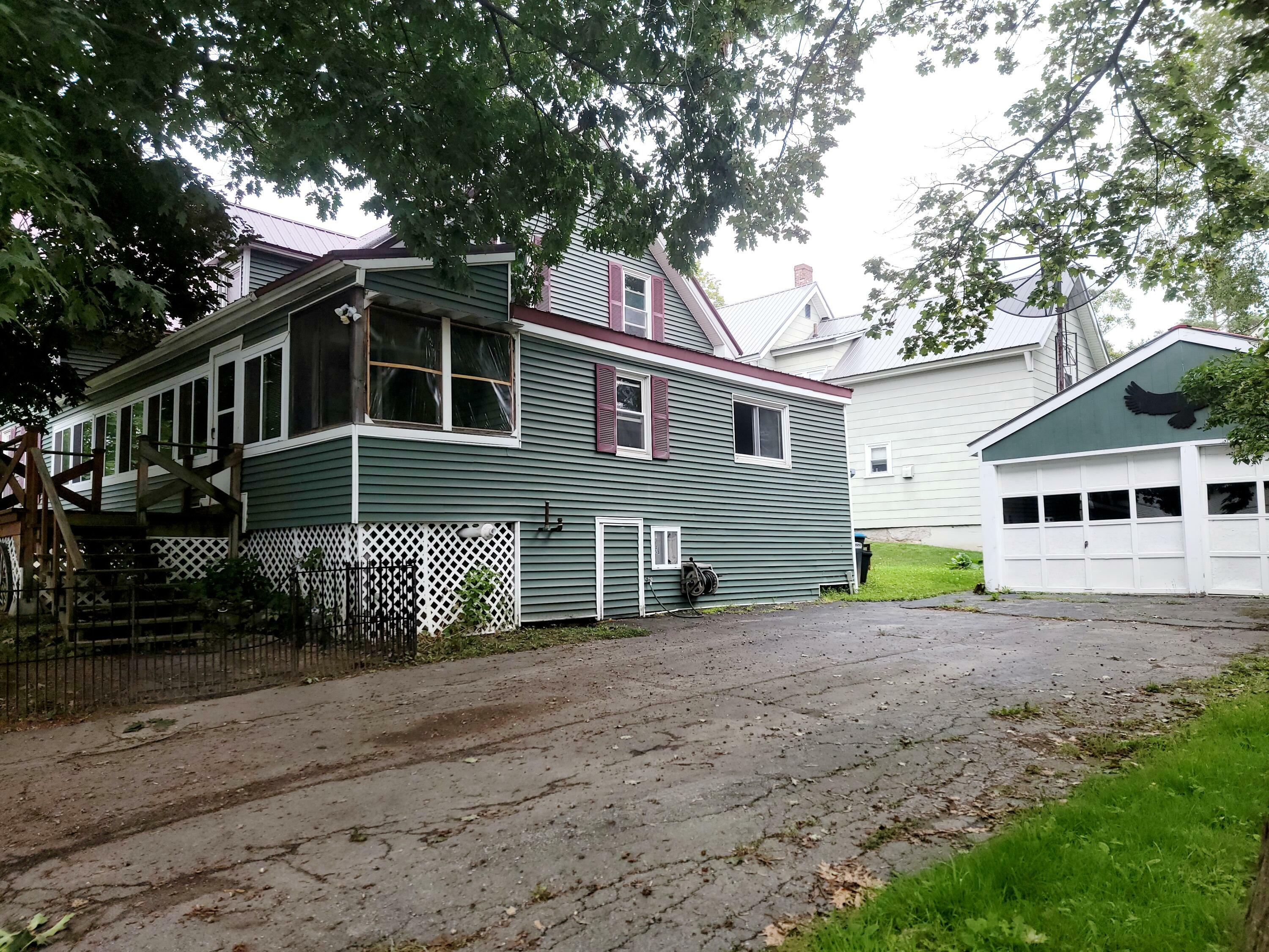 Property Photo:  76 Oak Street  ME 04468 