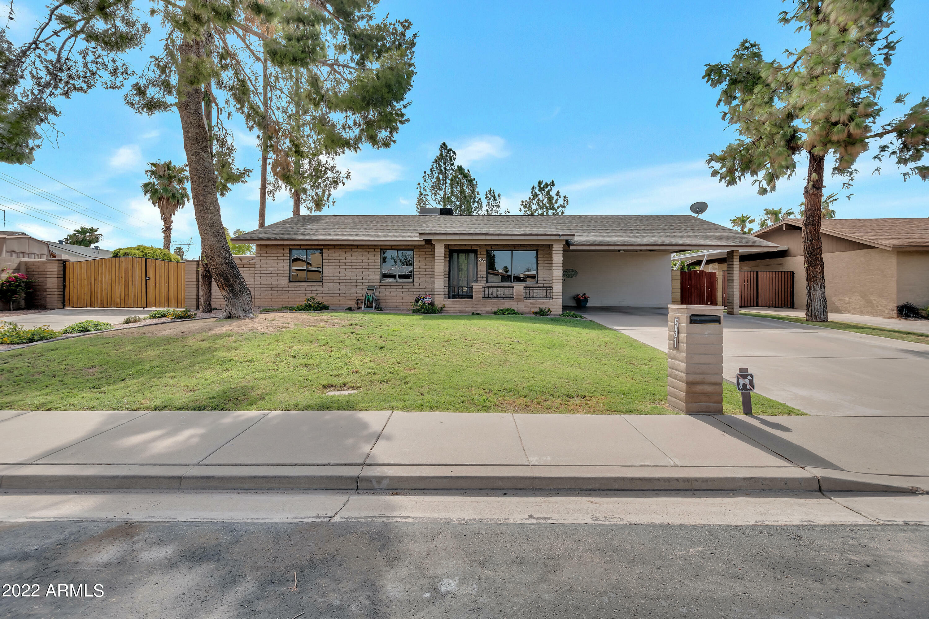 Property Photo:  531 N Los Alamos --  AZ 85213 