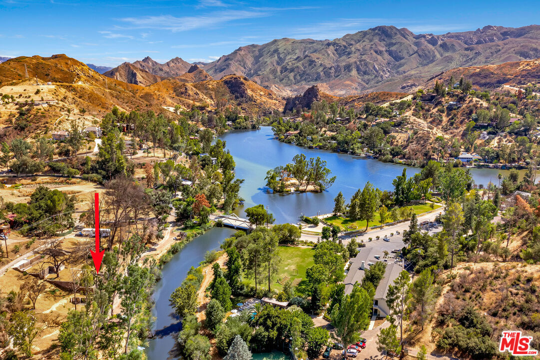 Property Photo:  2370  Laguna Circle Drive  CA 91301 